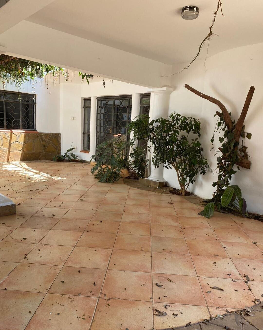 Refurbished 5BR Townhouse with DSQ & Private Garden - Spring Valley