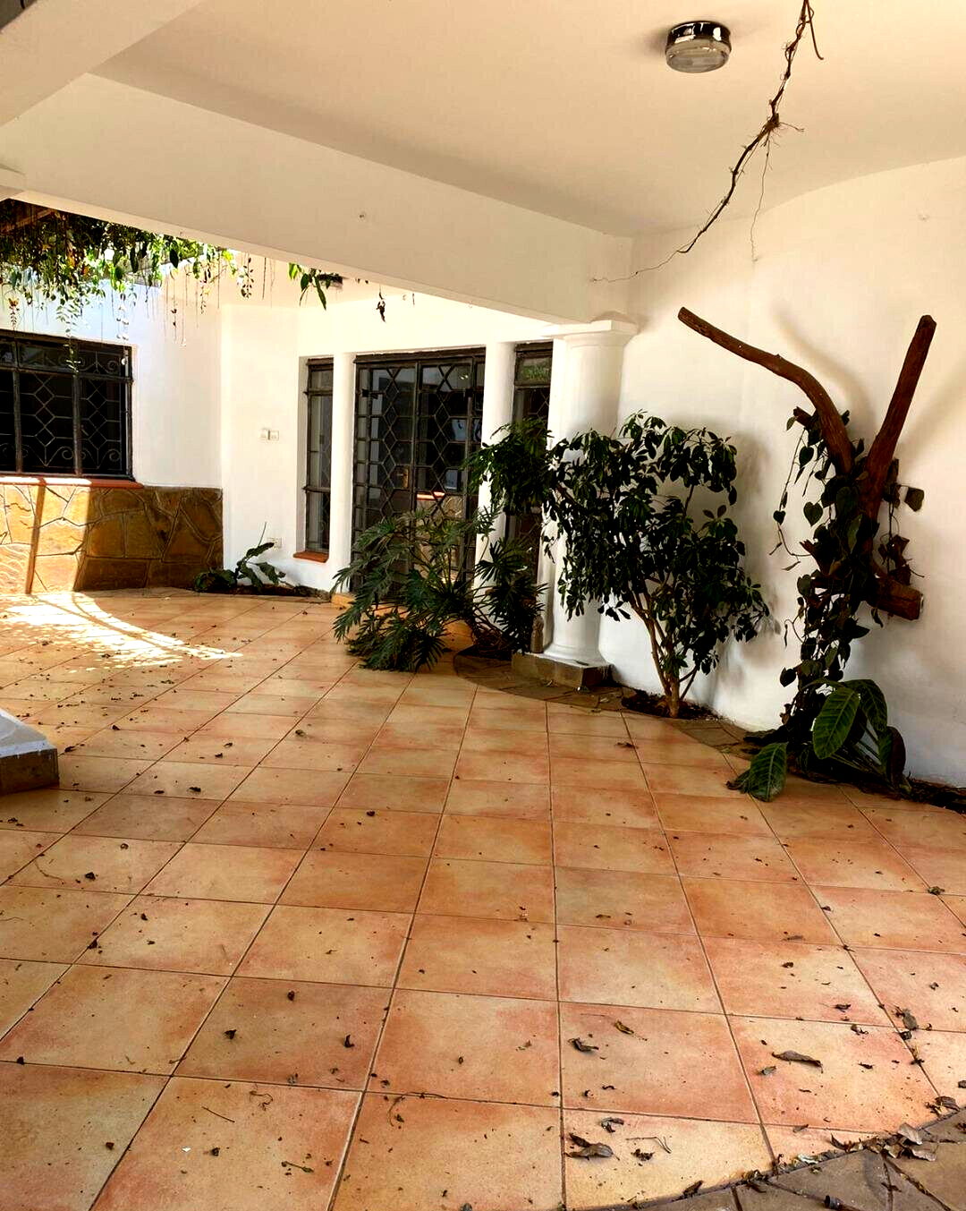 Refurbished 5BR Townhouse with DSQ & Private Garden - Spring Valley