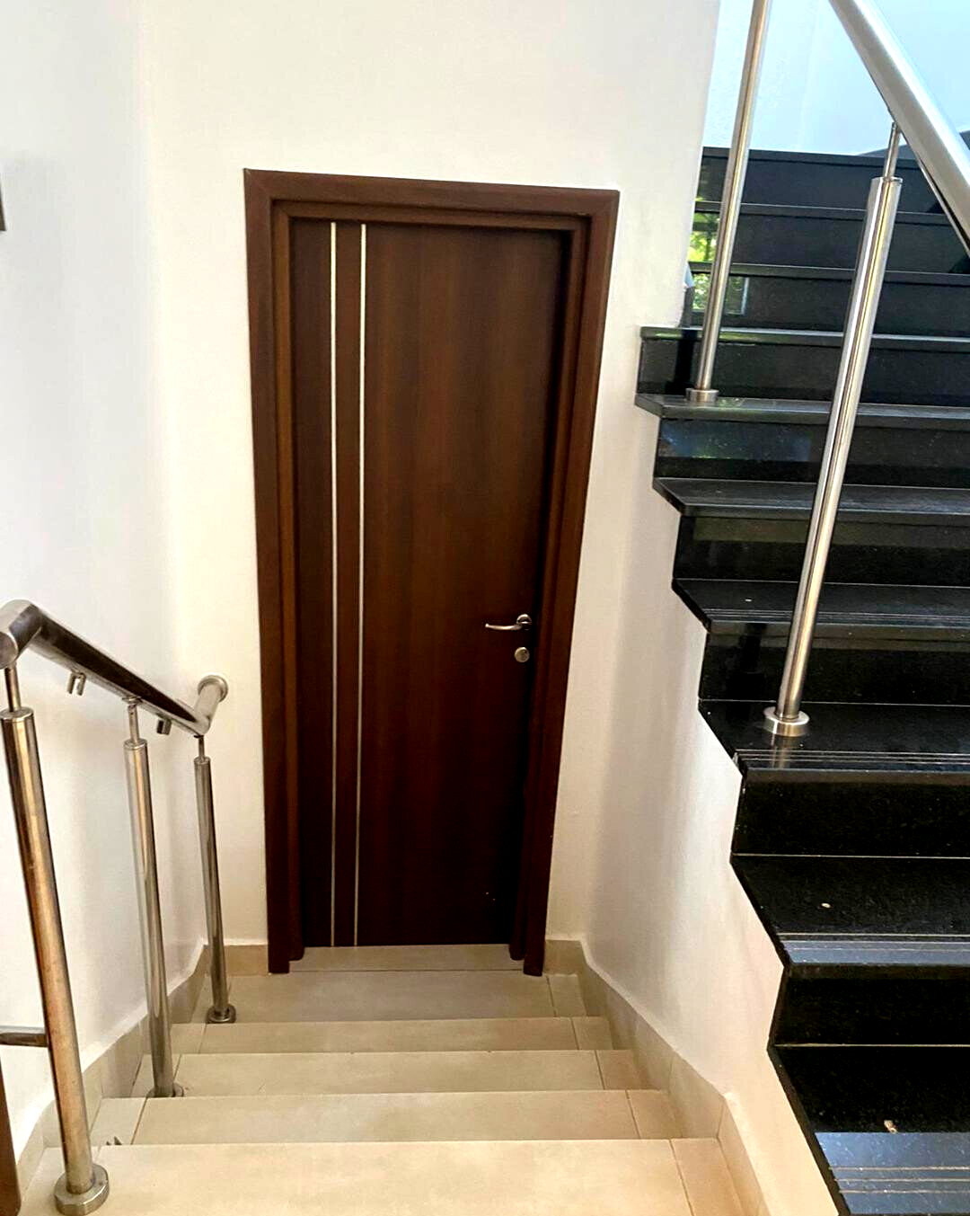 Refurbished 5BR Townhouse with DSQ & Private Garden - Spring Valley