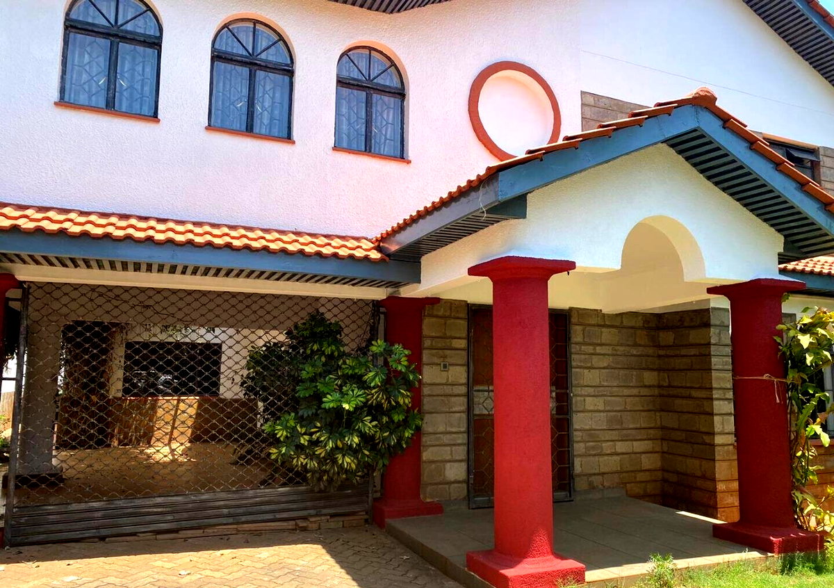 Refurbished 5BR Townhouse with DSQ & Private Garden - Spring Valley