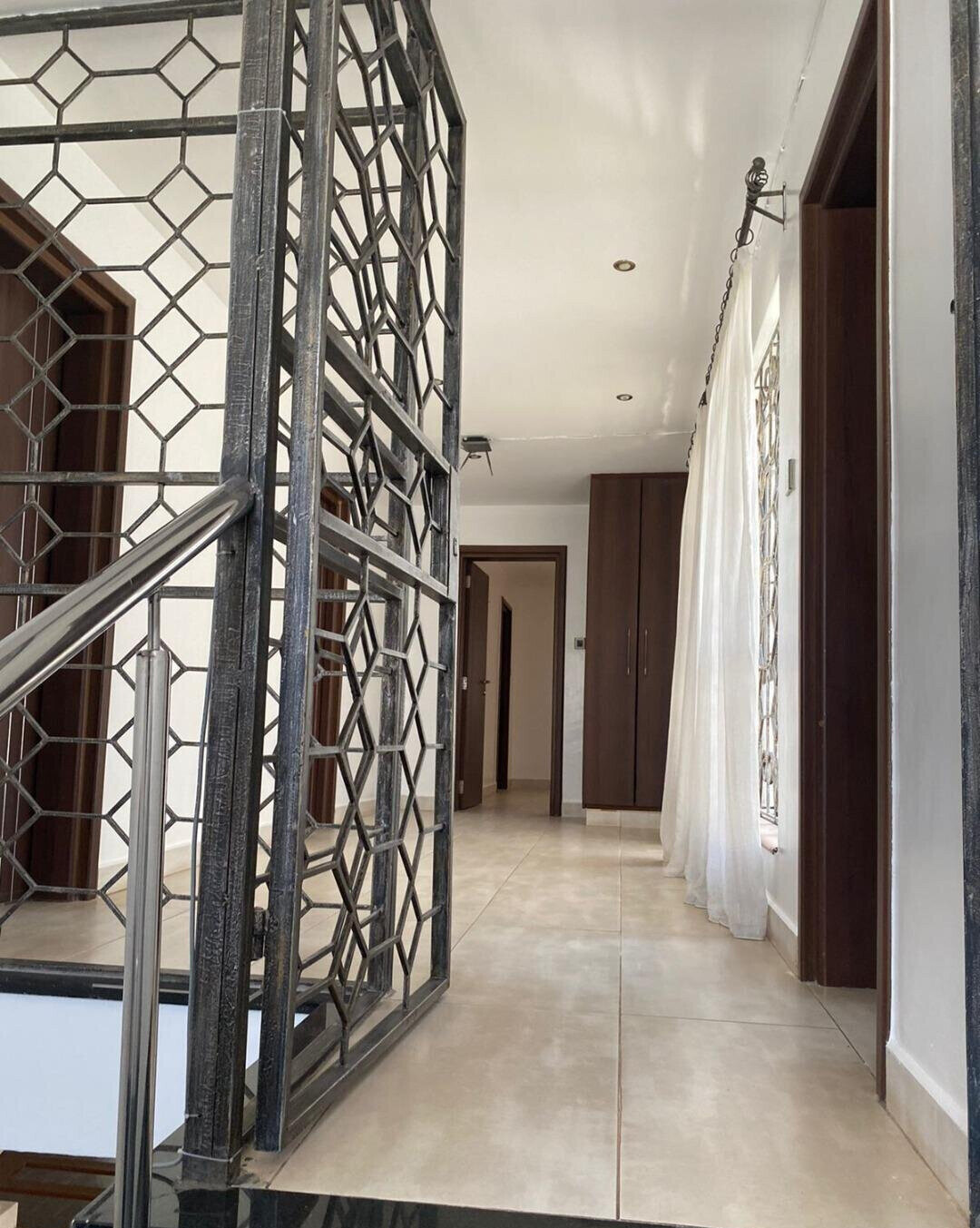 Refurbished 5BR Townhouse with DSQ & Private Garden - Spring Valley