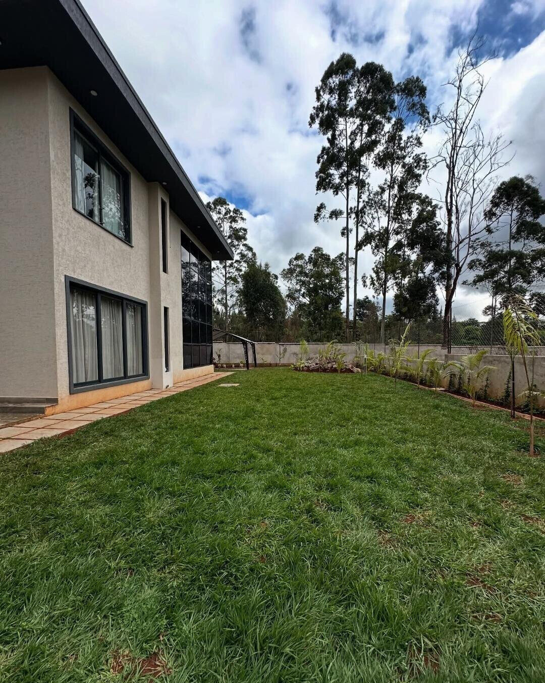 4BR Villa with Italian Kitchen & Clubhouse Access - Loresho