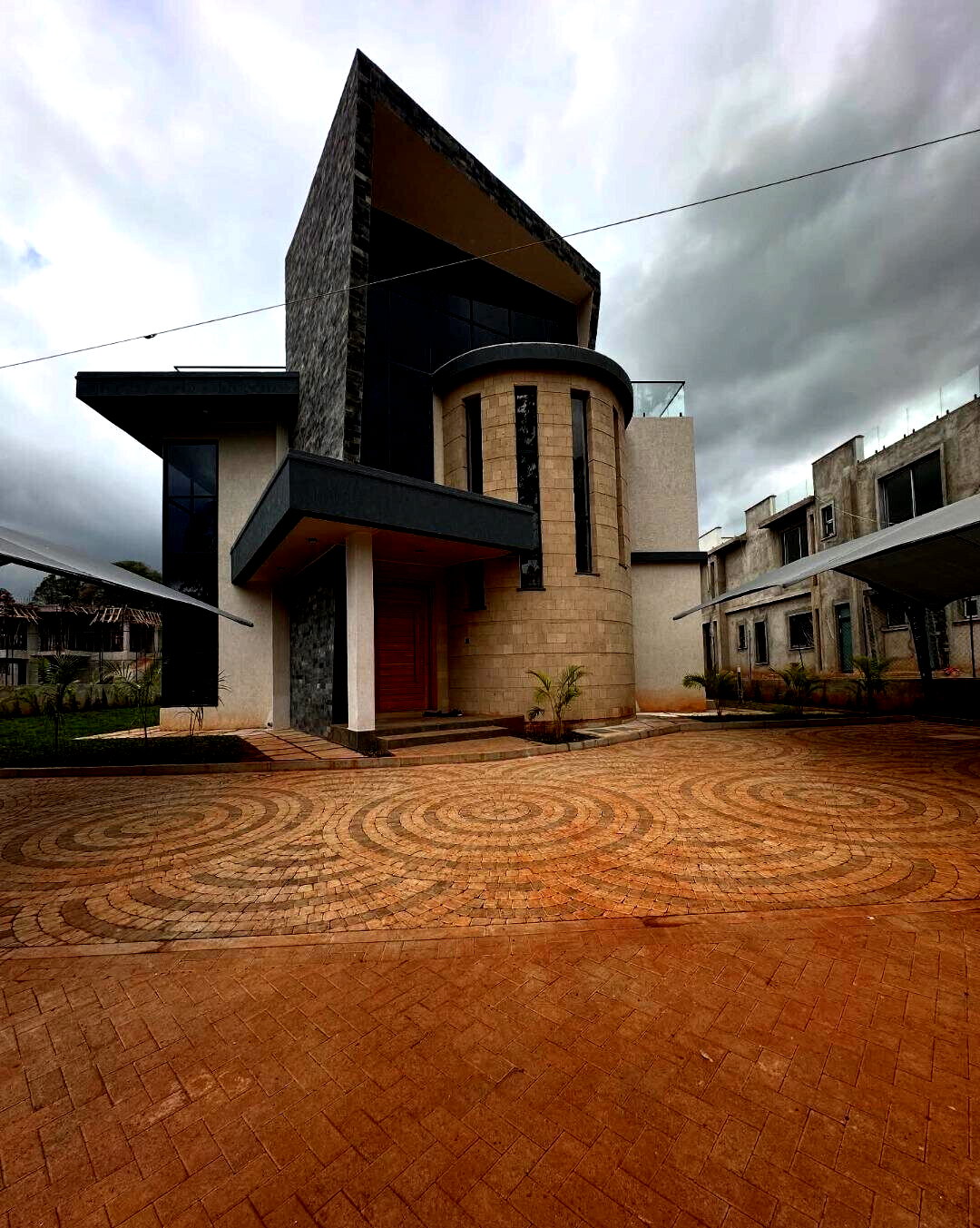 4BR Villa with Italian Kitchen & Clubhouse Access - Loresho