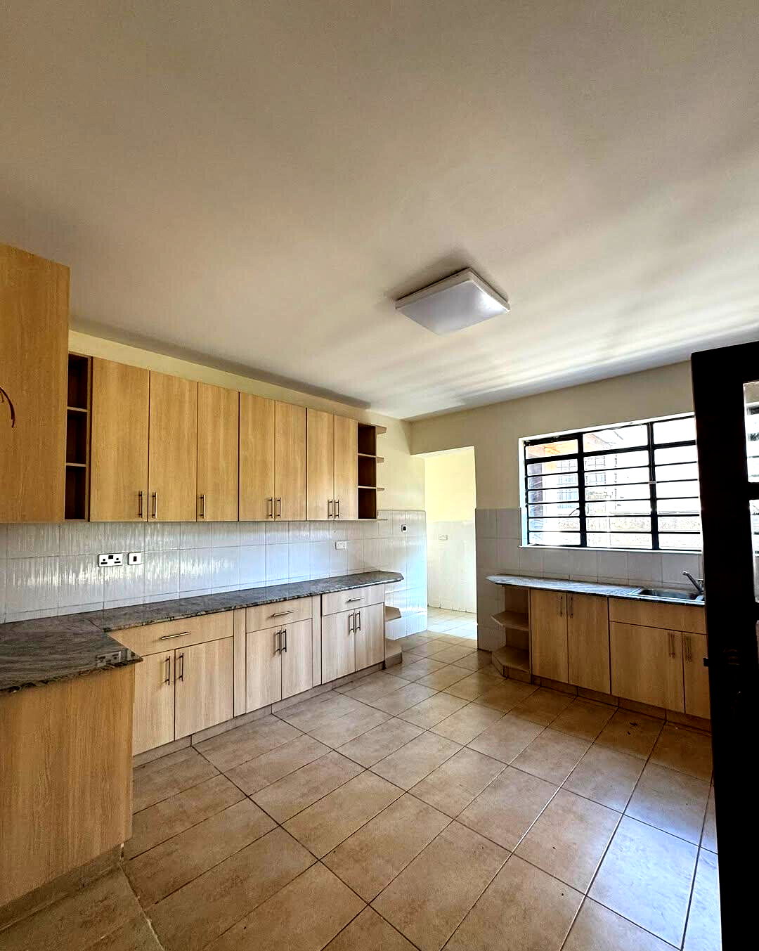 5-Ensuite Townhouse with Rooftop Terrace & Study - Lavington