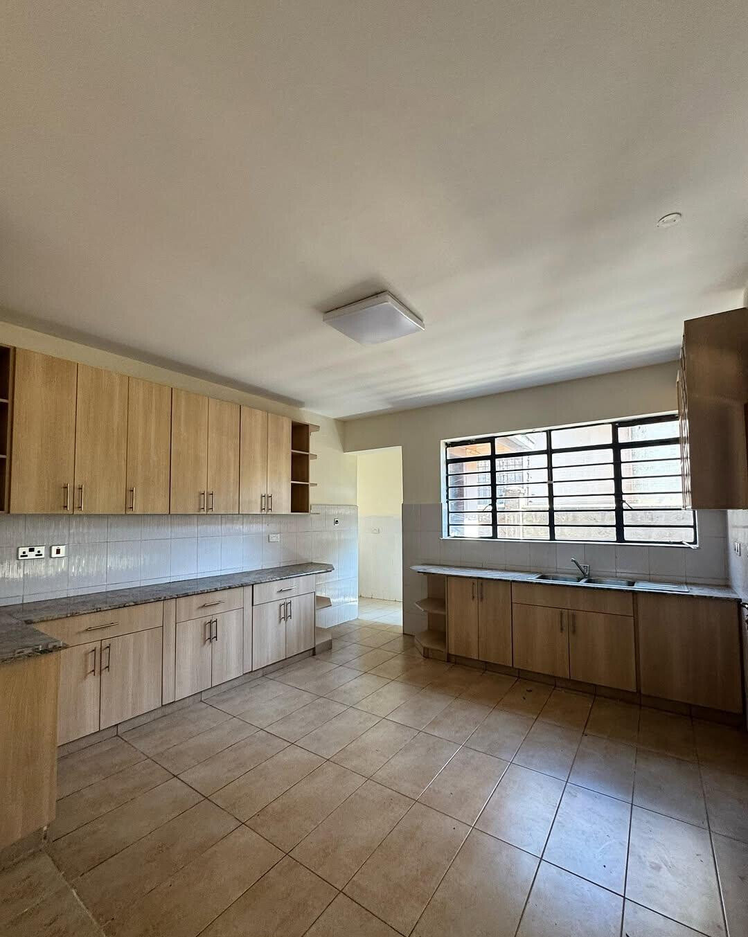5-Ensuite Townhouse with Rooftop Terrace & Study - Lavington