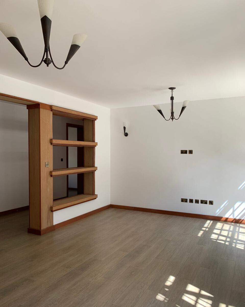 5 En-Suite Townhouse with Fireplace & Prayer Room - Kitisuru
