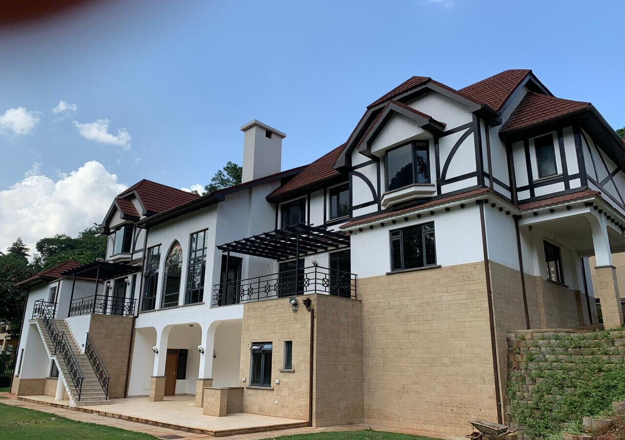 5 En-Suite Townhouse with Fireplace & Prayer Room - Kitisuru