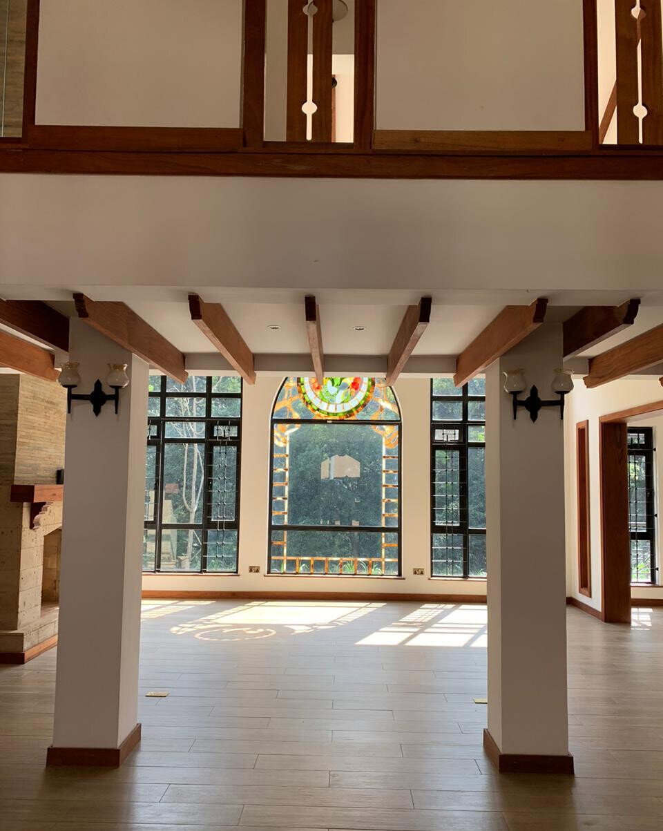 5 En-Suite Townhouse with Fireplace & Prayer Room - Kitisuru