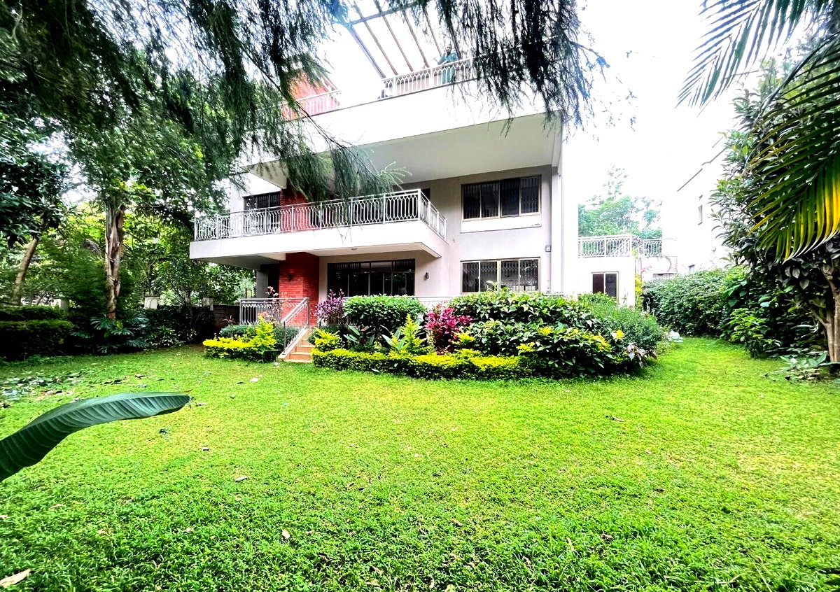 5-Ensuite Townhouse with Fireplace & Open Terrace - Lavington