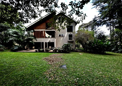 1 Acre 5BR Garden Home