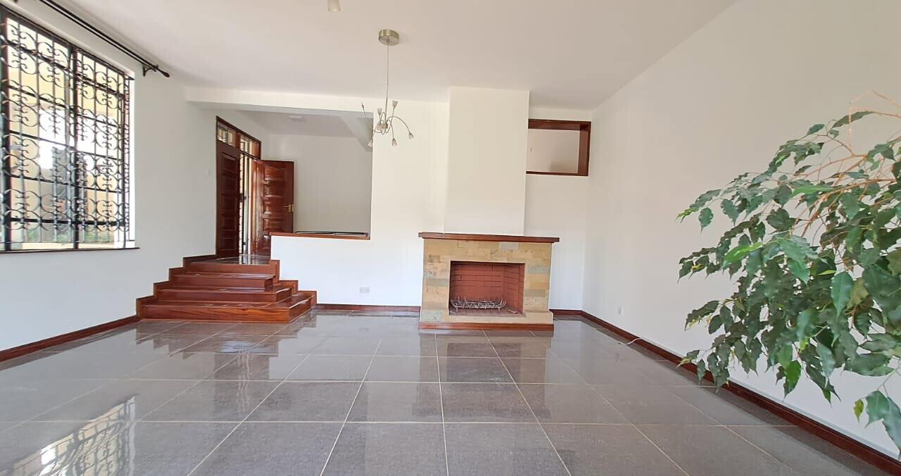 4BR Townhouse with Private Garden & DSQ - Spring Valley