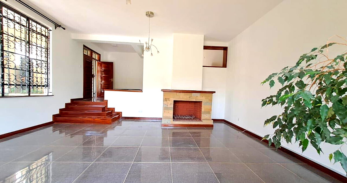 4BR Townhouse with Private Garden & DSQ - Spring Valley
