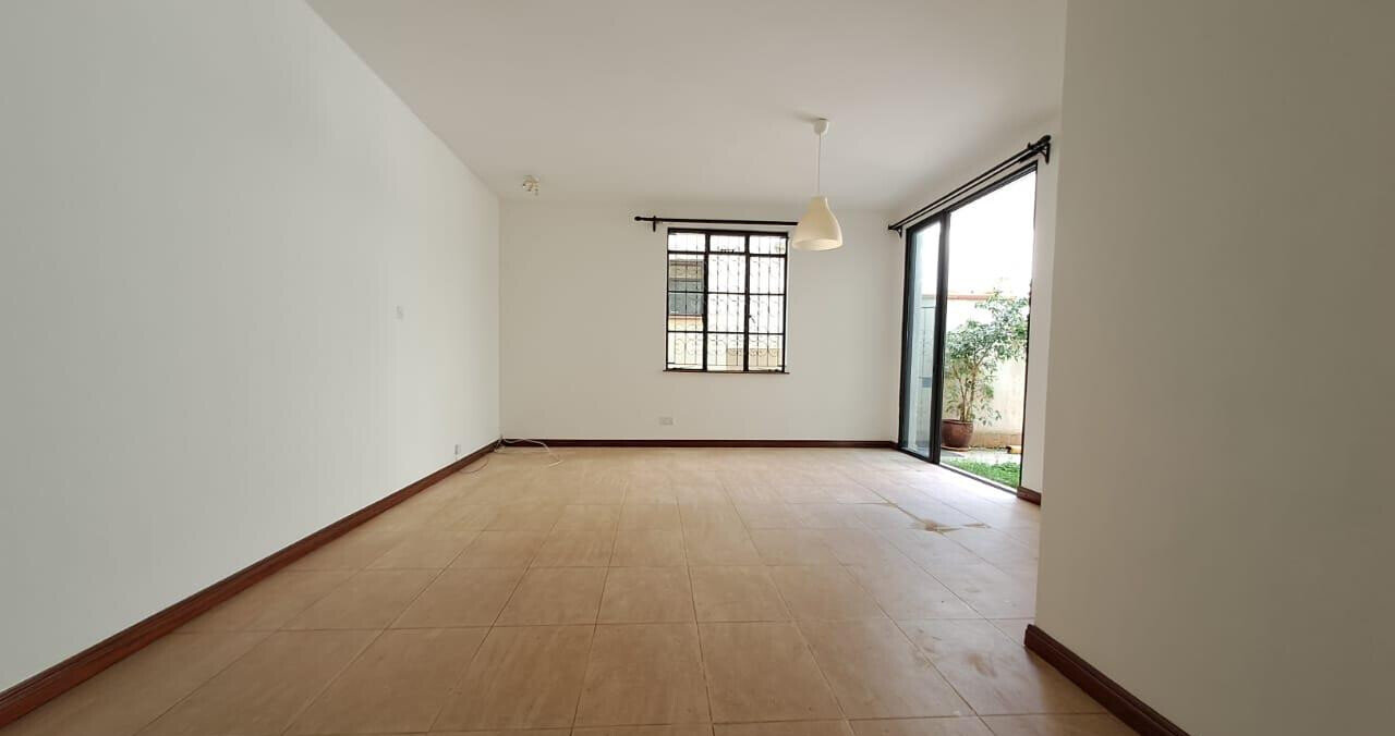 4BR Townhouse with Private Garden & DSQ - Spring Valley