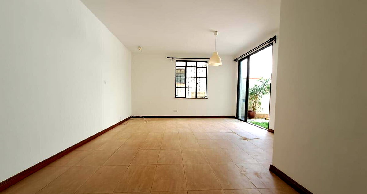 4BR Townhouse with Private Garden & DSQ - Spring Valley