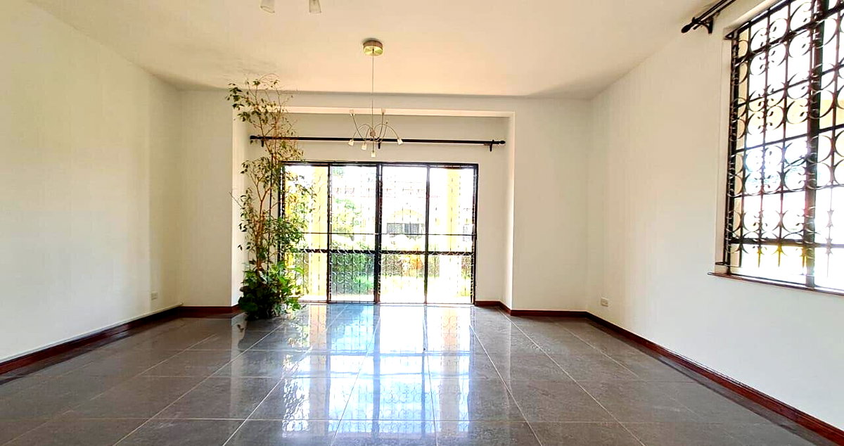 4BR Townhouse with Private Garden & DSQ - Spring Valley
