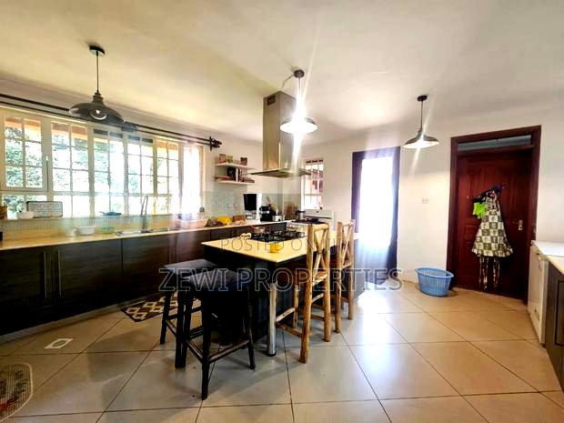 3bdrm Maisonette in Kerarapon for sale