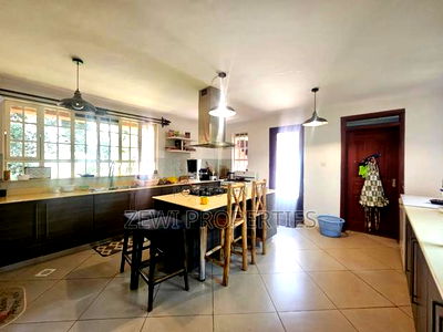 3bdrm Maisonette in Kerarapon for sale - Image 11