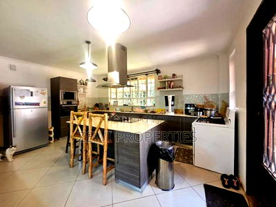 3bdrm Maisonette in Kerarapon for sale - Image 8