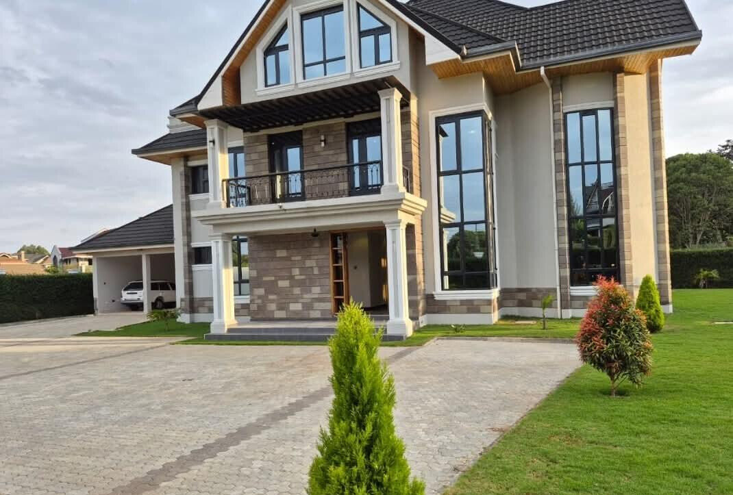 5-Bedroom All-Ensuite Townhouse with DSQ & Private Garden - Runda