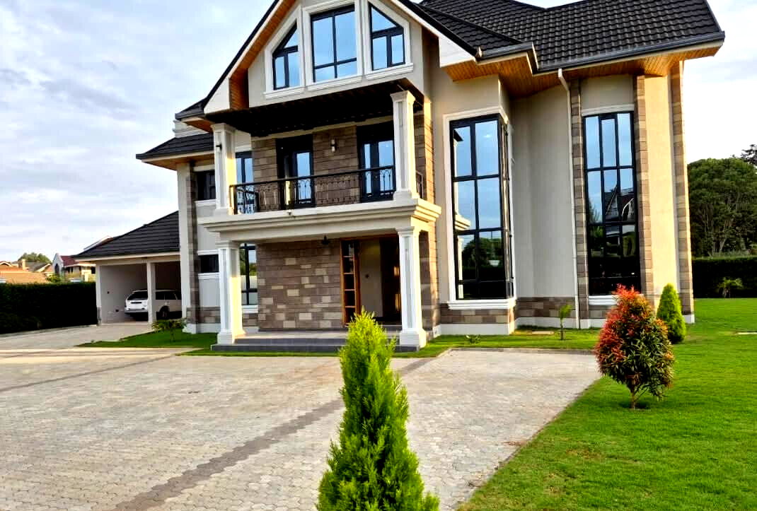 5-Bedroom All-Ensuite Townhouse with DSQ & Private Garden - Runda