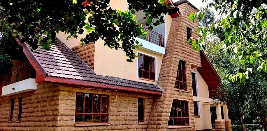 4BR Maisonette on Half Acre at KSh 180K