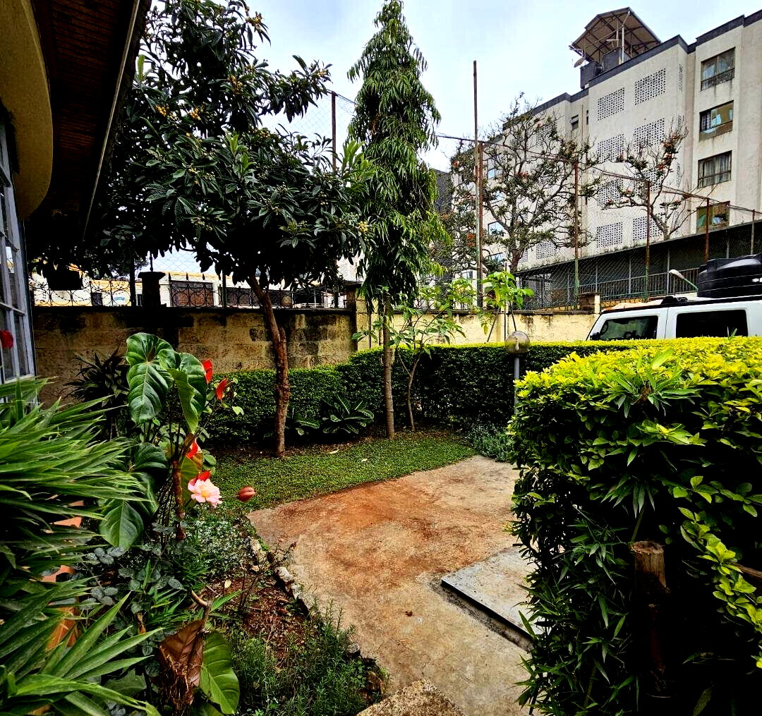 6-Ensuite Townhouse with DSQ & Backup Generator - Lavington