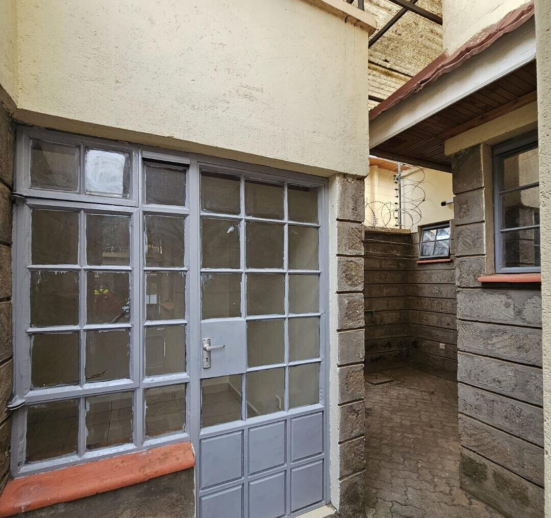 6-Ensuite Townhouse with DSQ & Backup Generator - Lavington