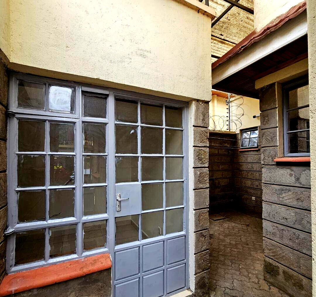 6-Ensuite Townhouse with DSQ & Backup Generator - Lavington