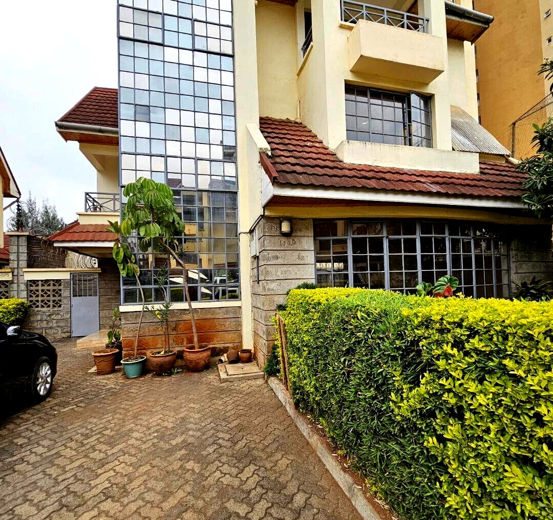 6-Ensuite Townhouse with DSQ & Backup Generator - Lavington