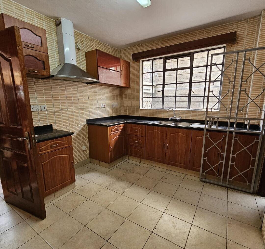 6-Ensuite Townhouse with DSQ & Backup Generator - Lavington