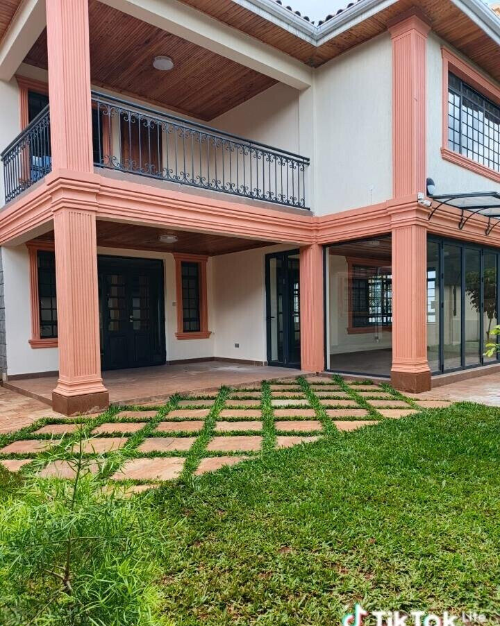Half Acre 4BR Haven at KSh 600K