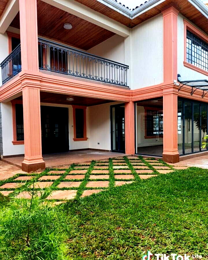 Half Acre 4BR Haven at KSh 600K