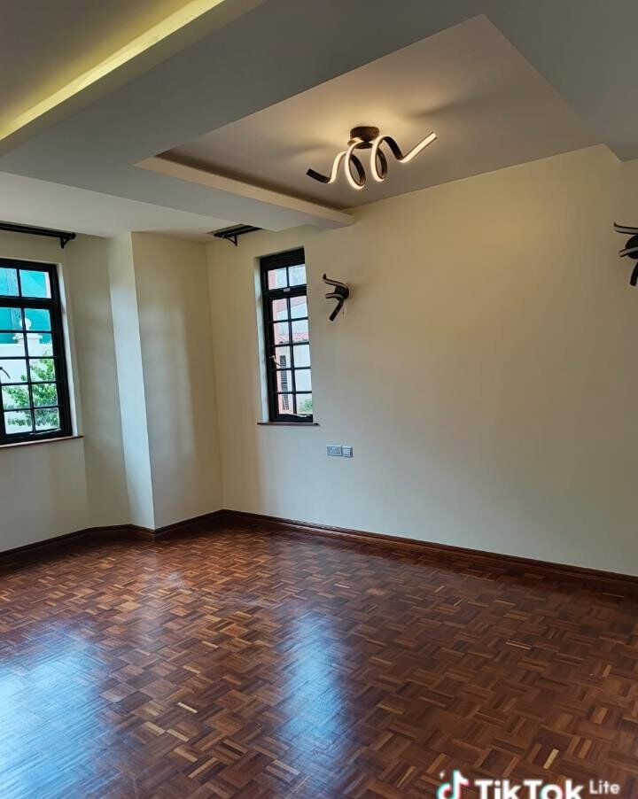 Half Acre 4BR Haven at KSh 600K