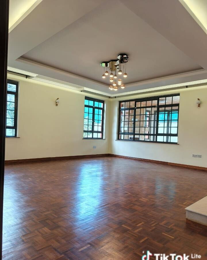 Half Acre 4BR Haven at KSh 600K