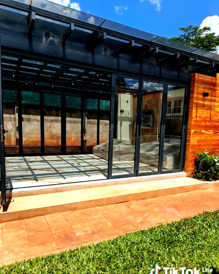 Half Acre 4BR Haven at KSh 600K