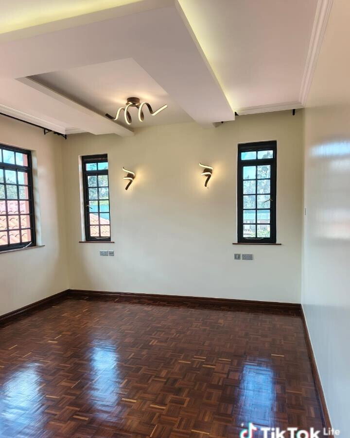 Half Acre 4BR Haven at KSh 600K