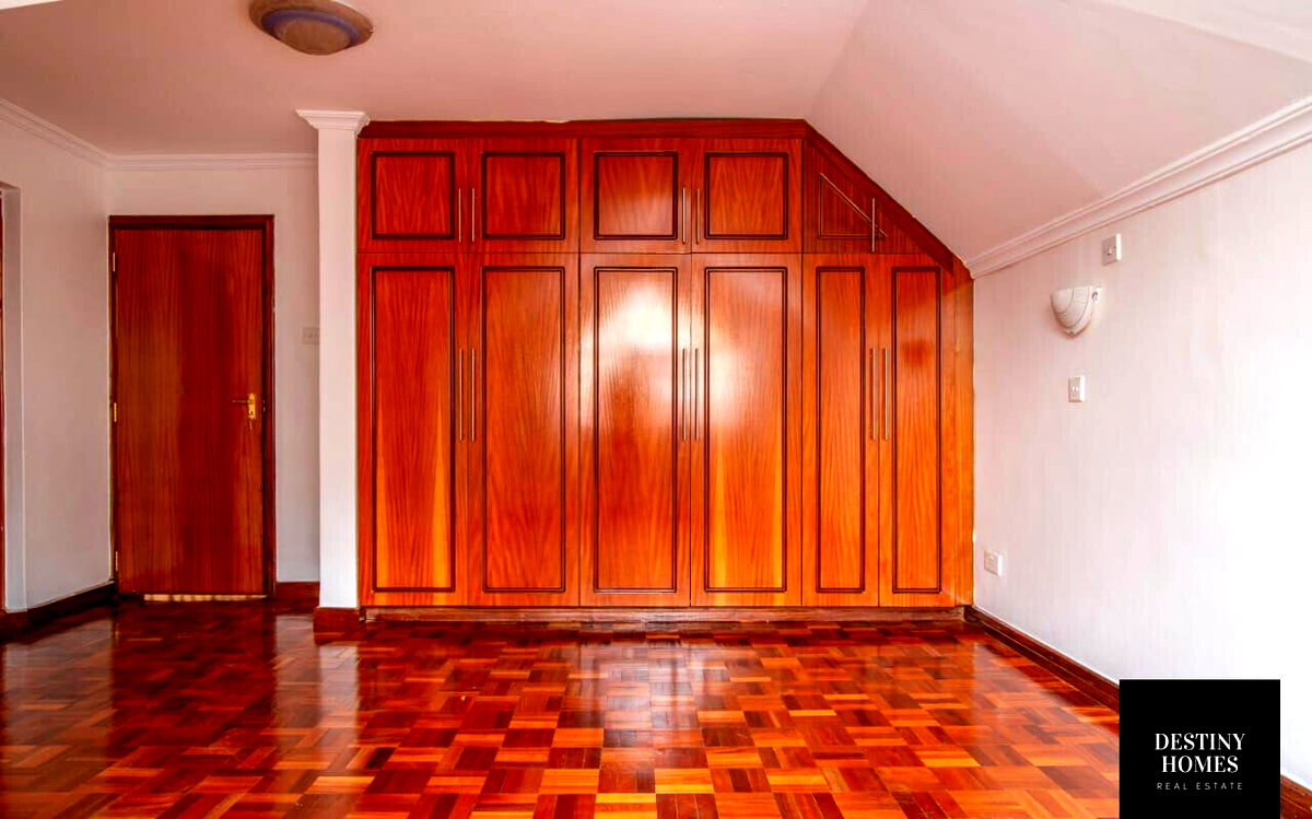 5BR Townhouse with Garden at KSh 59M