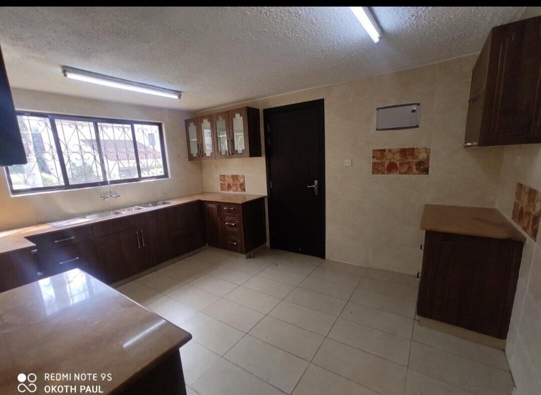 Corner Townhouse with Big Private Garden & Fireplace - Kilimani