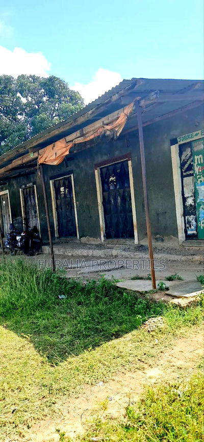 12bdrm Bungalow in Bombolulu for sale - Image 1