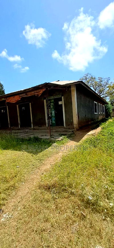 12bdrm Bungalow in Bombolulu for sale - Image 5