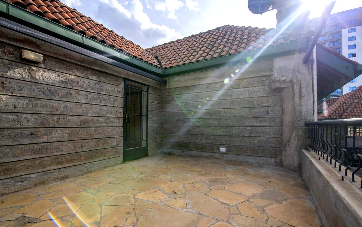 Executive 5-Ensuite Townhouse with DSQ & Generator - Lavington