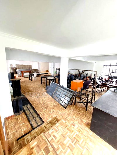 6 Bedroom House Intigoni for a Restaurant. - Image 3