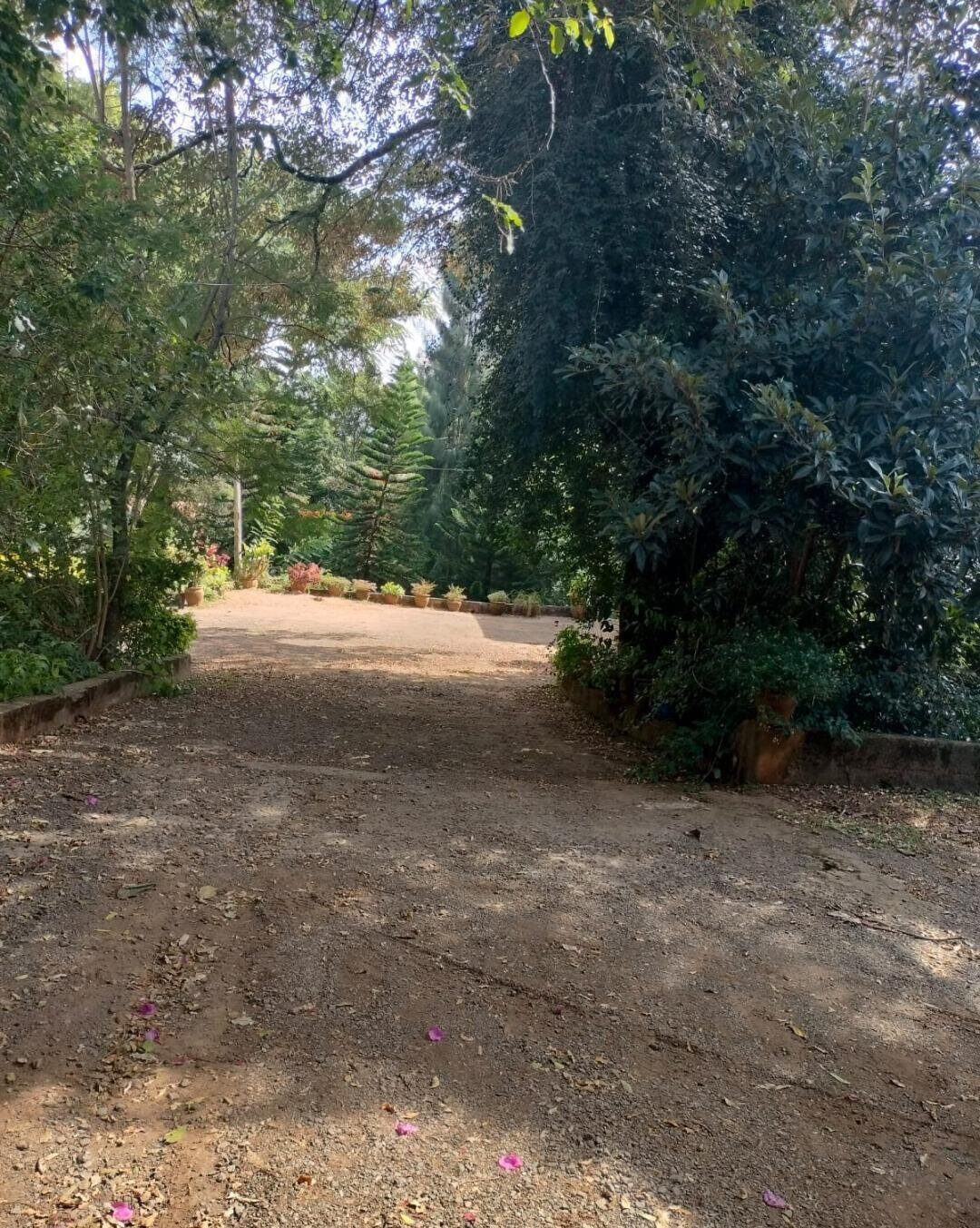 5-Bed Townhouse with Guest House & Pool on 1.3 Acres – Karen