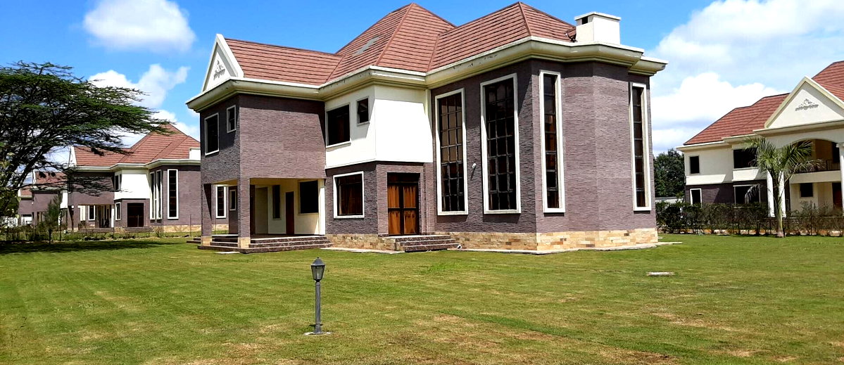 5-Ensuite Townhouse with Fireplace & Staff Quarters – Karen