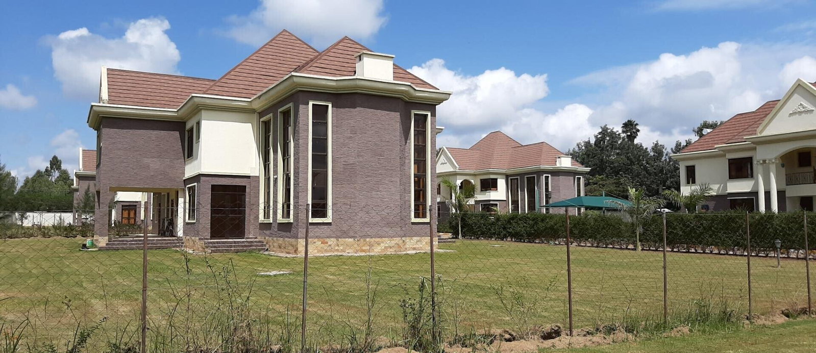 5-Ensuite Townhouse with Fireplace & Staff Quarters – Karen