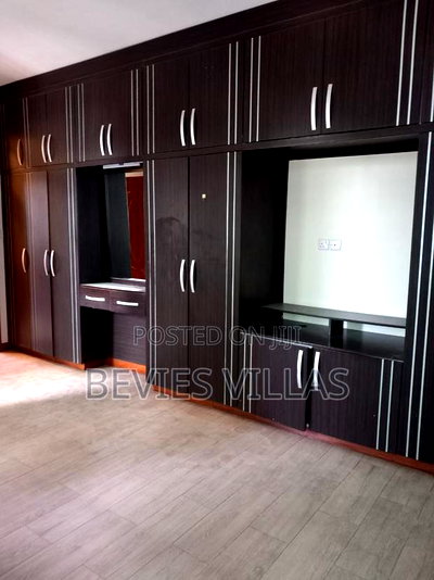 3bdrm Apartment in Parklands for rent - Image 3