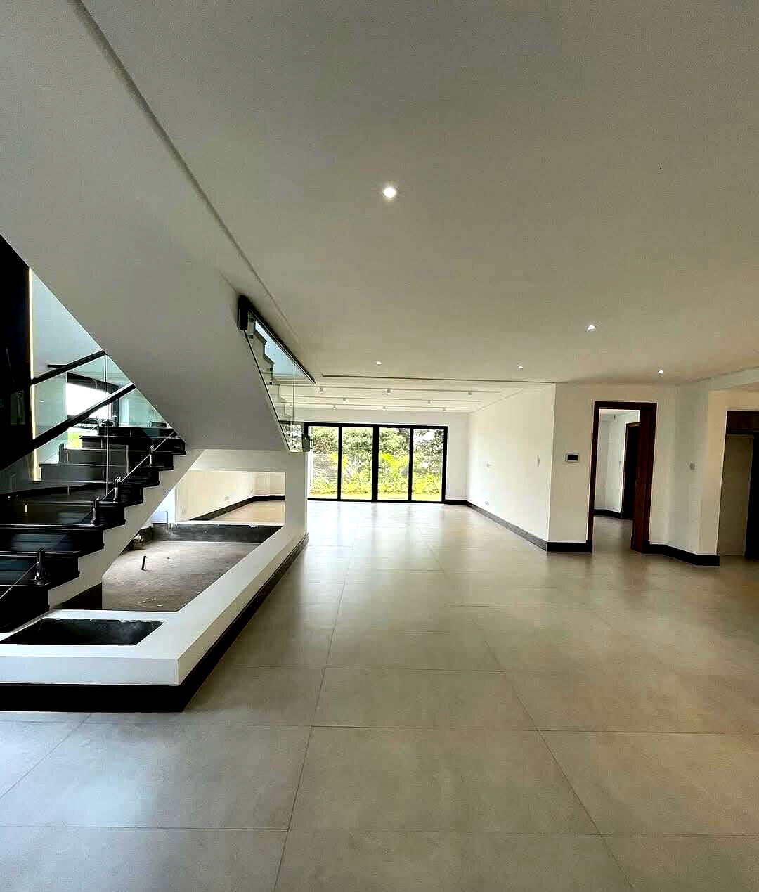 5 En-Suite Villas with Rooftop Garden & 12 Balconies - Kitisuru