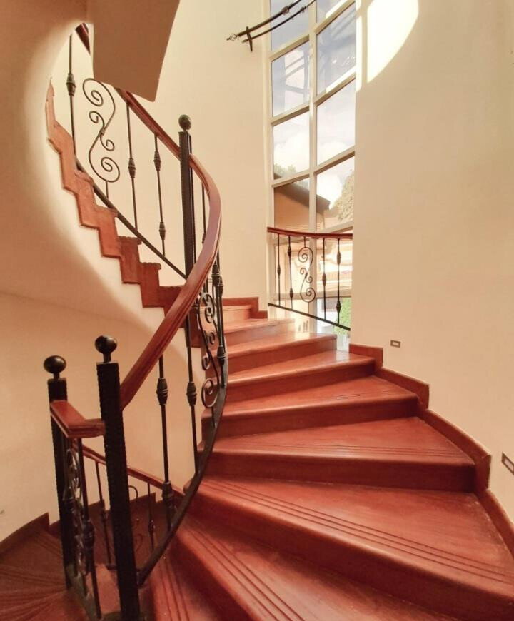 5-Ensuite Townhouse with Gym, Jacuzzi & Steam Bath - Lavington