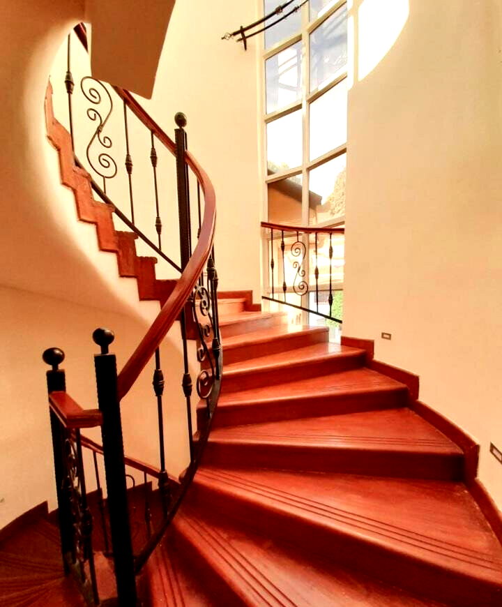 5-Ensuite Townhouse with Gym, Jacuzzi & Steam Bath - Lavington
