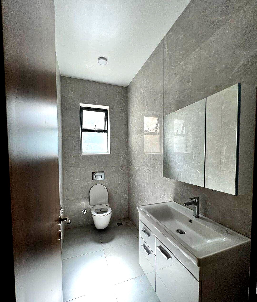 5-Ensuite Townhouse with Generator & Family Room - Lavington